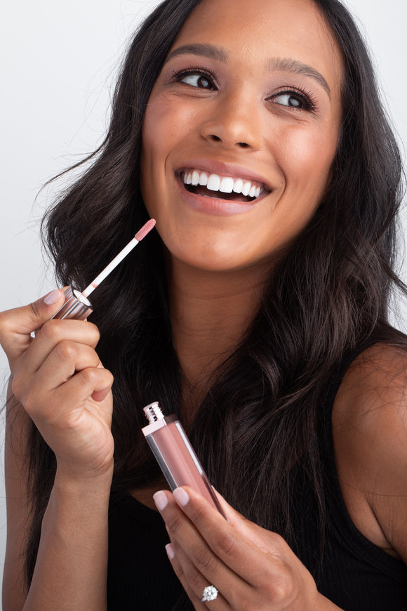 Hydrating Lipgloss by Luna Rosa. Shade: Picture Perfect